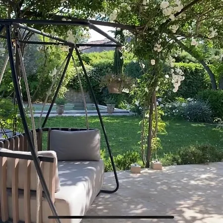 Bed & Breakfast La Paradoune 3 *